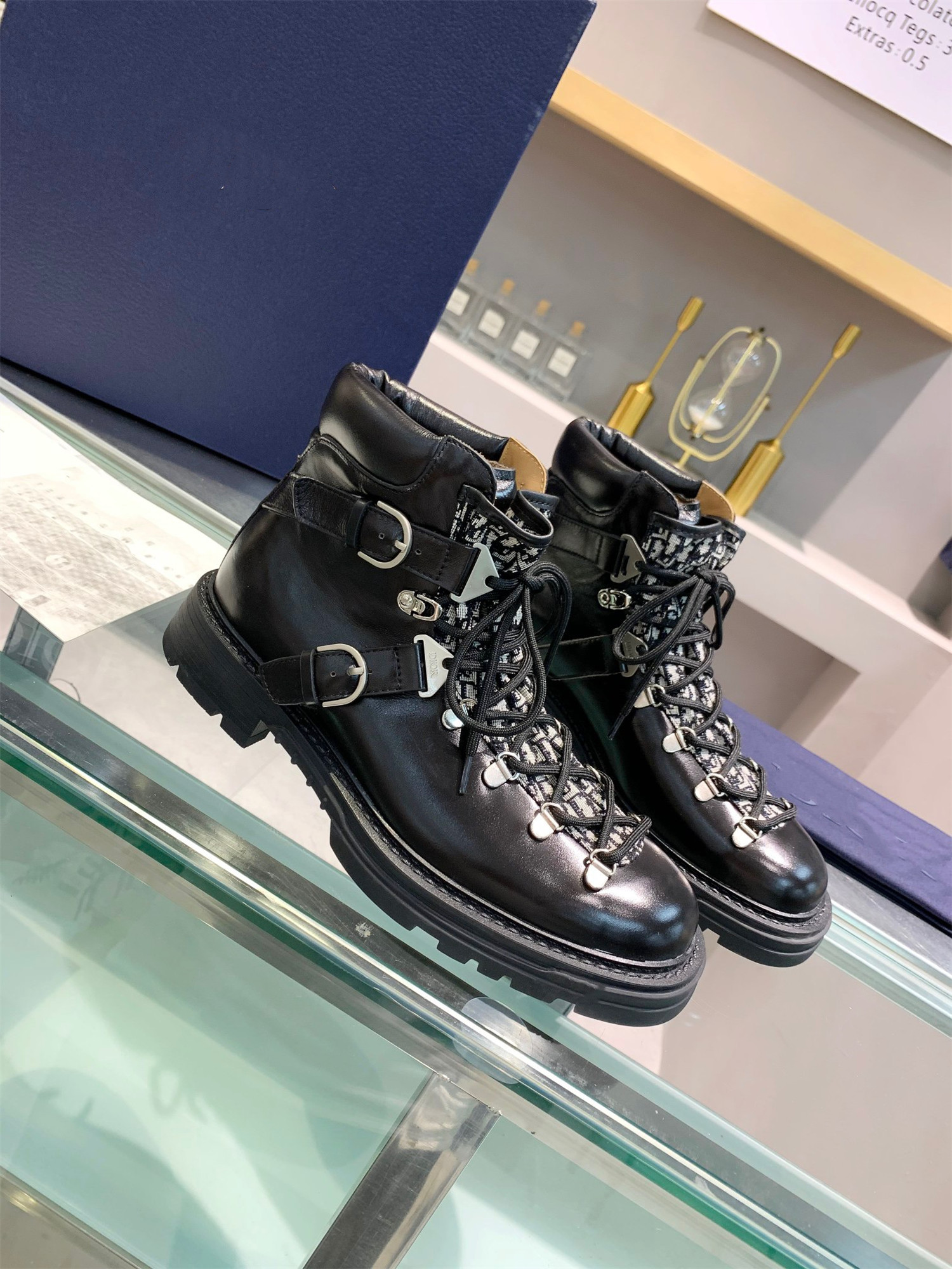 boots couple models British style autumn 2021 men's mid-tube boot thick heel thick-soled motorcycle short booties women, Black
boots couple models British style autumn 2021 men's mid-tube boot thick heel thick-soled motorcycle short booties women, Black