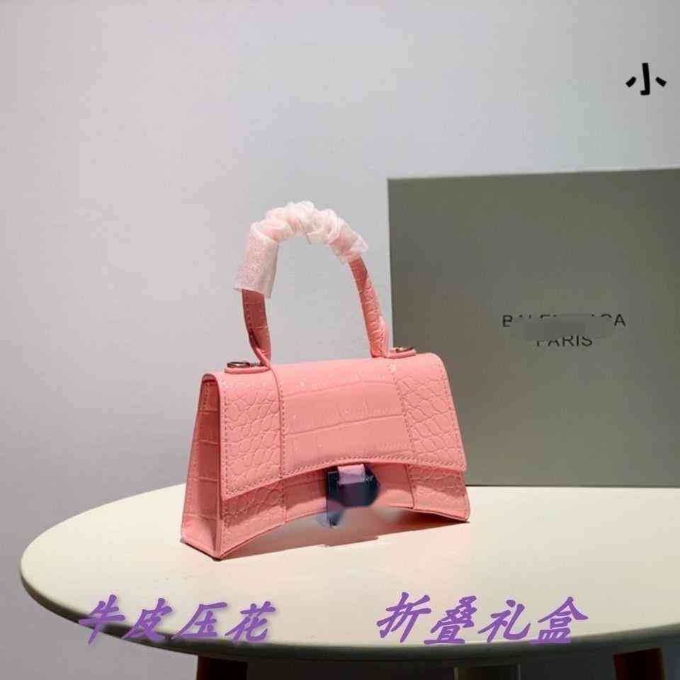 Designer bags Balencaiga New style leather retro hourglass bag single shoulder bag foreign style crocodile pattern advanced feeling French niche messenger bag Ysj, Pink
Designer bags Balencaiga New style leather retro hourglass bag single shoulder bag foreign style crocodile pattern advanced feeling French niche messenger bag Ysj, Pink