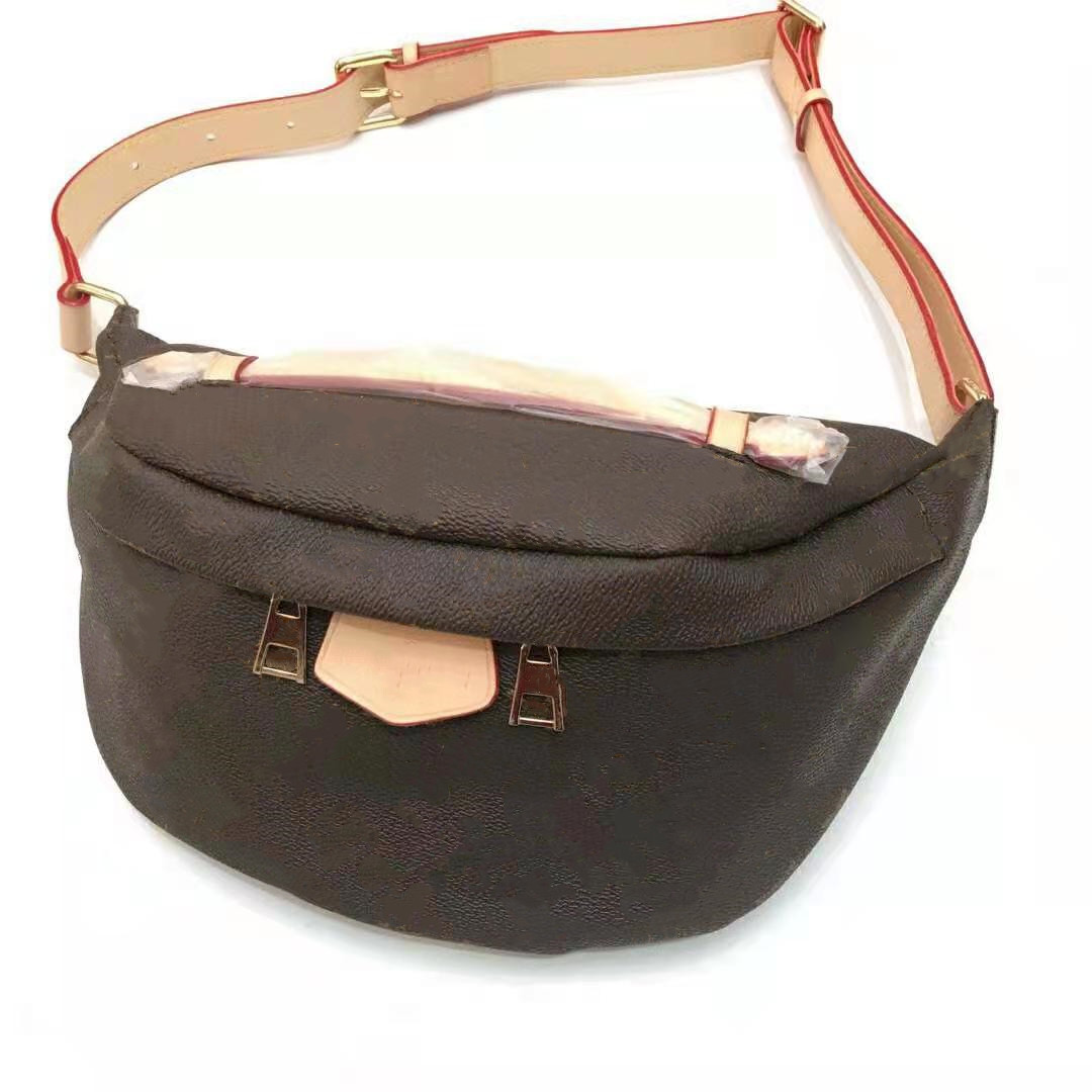 Women Canvas Waist Bags Bumbag 43644 37 14 13 cm Single Handle Zipper Gold Metallic Designer Man Cowhide Leather Patch Dicovery Cross Body S
Women Canvas Waist Bags Bumbag 43644 37 14 13 cm Single Handle Zipper Gold Metallic Designer Man Cowhide Leather Patch Dicovery Cross Body S