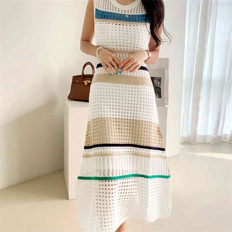 High Quality Summer Fashion Hollow Out Knitted Dresses Vintage Women Sleeveless Striped Sweater Casual Slim Dress Robe 210519, Photo color
High Quality Summer Fashion Hollow Out Knitted Dresses Vintage Women Sleeveless Striped Sweater Casual Slim Dress Robe 210519, Photo color