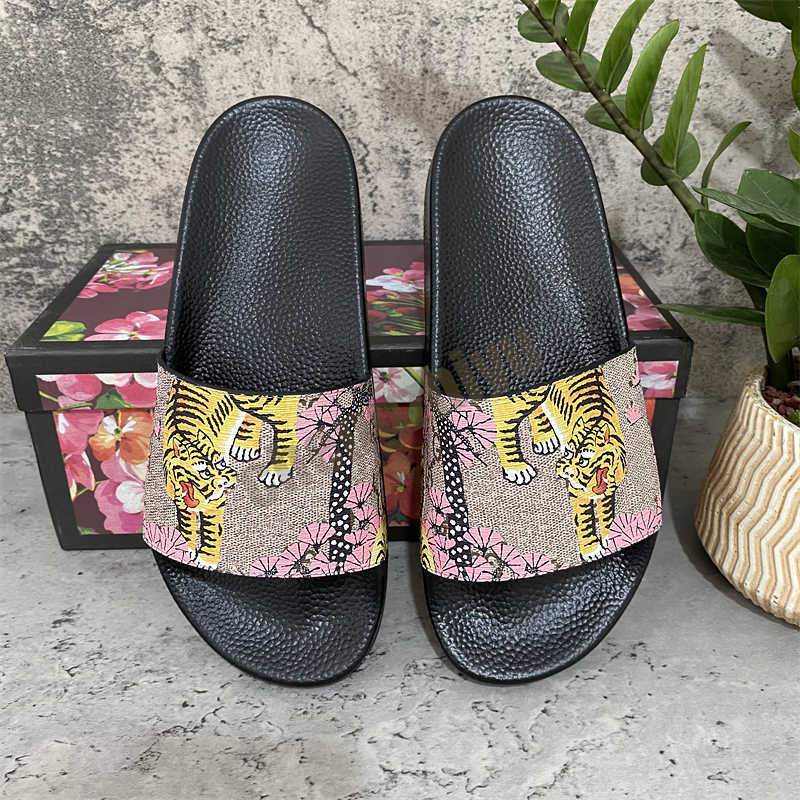 2021 Top Quality Women Men Slides Summer Slippers Beach Indoor Flat Sandals Flip Flops Sandal With Box EUR36-46, Colour-19
2021 Top Quality Women Men Slides Summer Slippers Beach Indoor Flat Sandals Flip Flops Sandal With Box EUR36-46, Colour-19