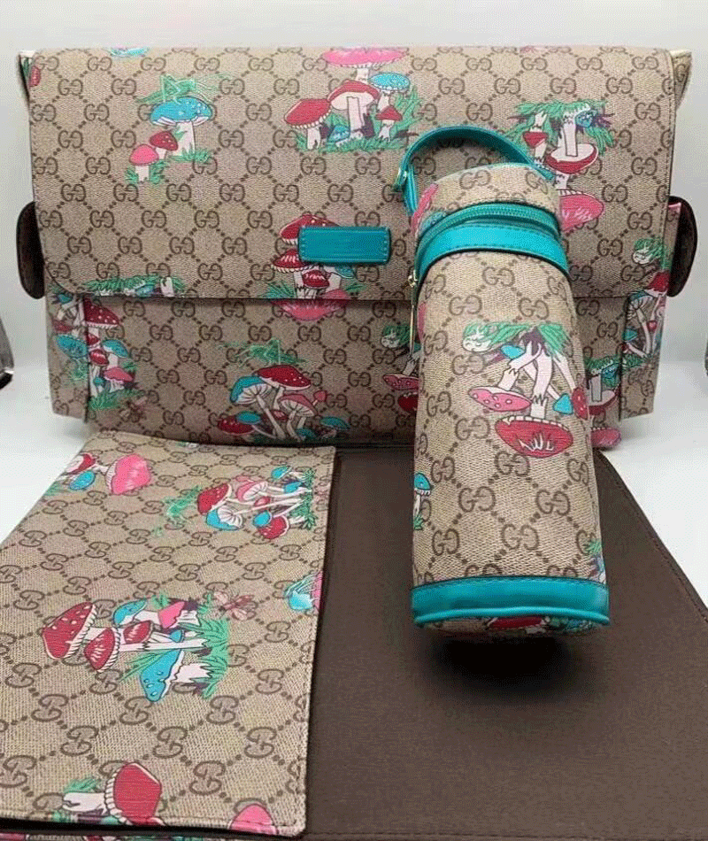3pcs/set Baby Diaper Bag comes with matching Changing Mat and Insulation Bottle Case Cute for Mother Shoulder Suit Bags
3pcs/set Baby Diaper Bag comes with matching Changing Mat and Insulation Bottle Case Cute for Mother Shoulder Suit Bags