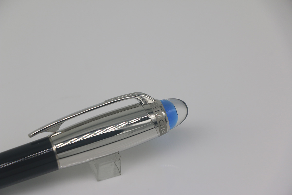 Classi Fountain pen with Blue Crystal head cover lattice Stainless steel Silver/Grey Trim