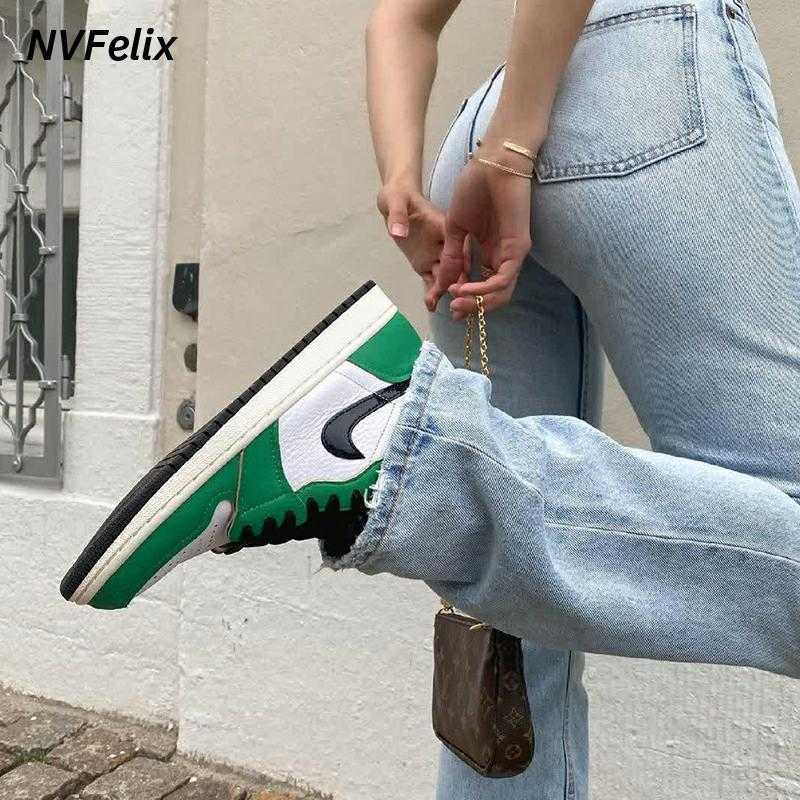 Classic Straight Leg Jeans For Women Loose High Waist Femme Trousers Fashion Casual Blue Wash Cotton Denim Mom Baggy 210922