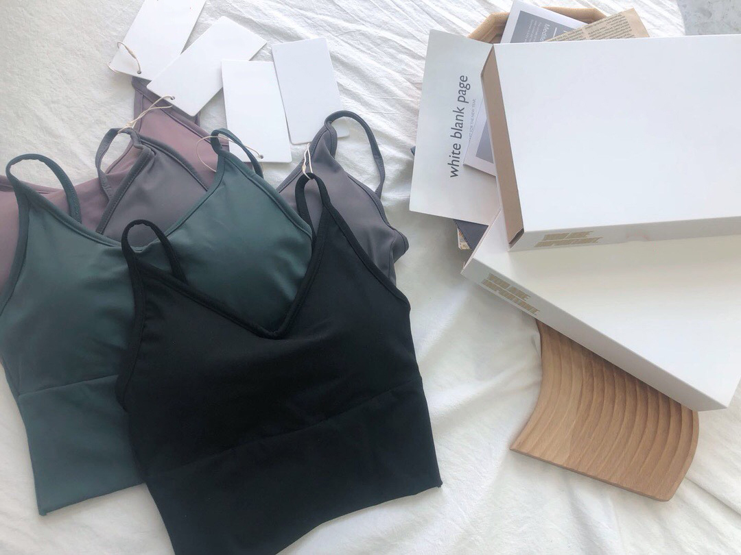 lulu Women's Underwear Tanks with box, comfortable, nude, seamless underwear, no steel ring, small chest, gather bra, thin section, Black;white
lulu Women's Underwear Tanks with box, comfortable, nude, seamless underwear, no steel ring, small chest, gather bra, thin section, Black;white