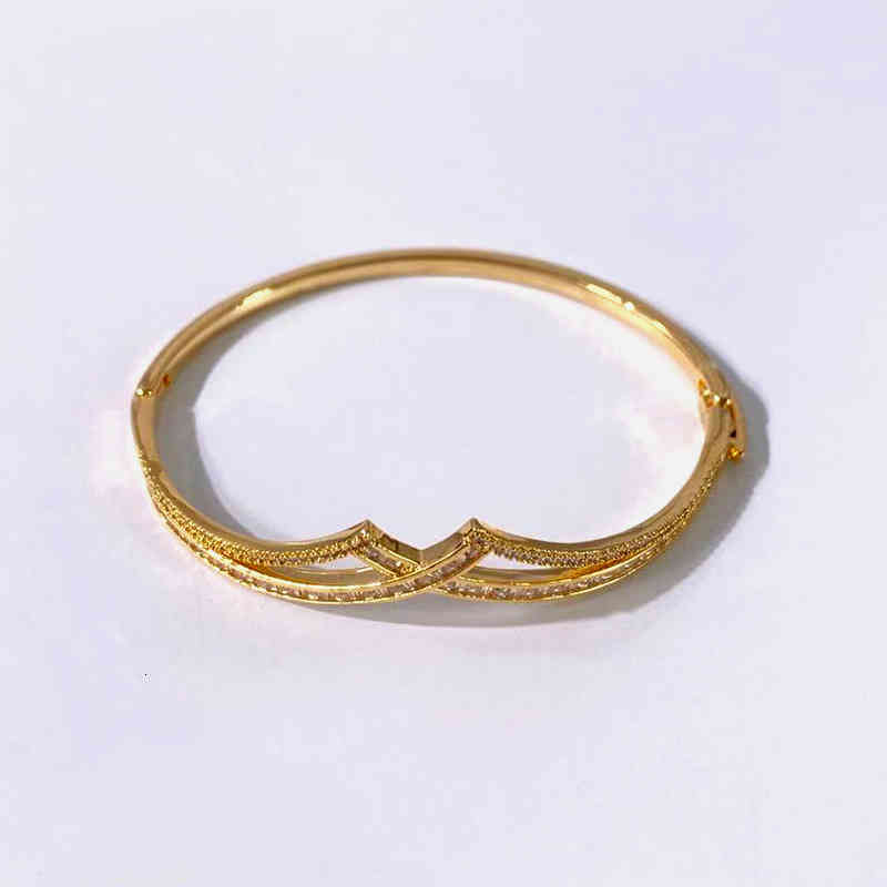 Charm Bracelets Fashion Creative Personalized Women's Diamond Inlaid Crown Ins Simple Temperament, Artistic Elegance, Send Girlfriend