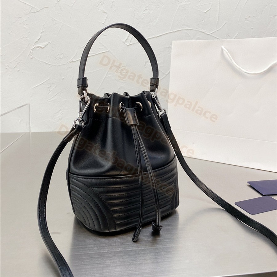2022 High Quality Womens Bucket Bag luxurys designers bags Fashion Cross Body Printed Handbag ladies Genuine Leather Shoulder Purse CrossBody Handbags Drawstring, No bags
2022 High Quality Womens Bucket Bag luxurys designers bags Fashion Cross Body Printed Handbag ladies Genuine Leather Shoulder Purse CrossBody Handbags Drawstring, No bags