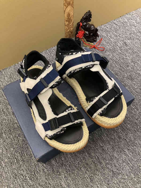 Slippers and Men's Women's Clothing Sell Good Sandals Women Shoes Summer Fashion Wide Flat Thick Flip Flop 0511 BRYP, 01
Slippers and Men's Women's Clothing Sell Good Sandals Women Shoes Summer Fashion Wide Flat Thick Flip Flop 0511 BRYP, 01