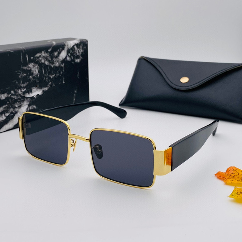 Sunglasses For Men and Women Summer style RETROSUPERFUTE Anti-Ultraviolet Retro Plate Square Plank Full Frame fashion Eyeglasses Random Box
Sunglasses For Men and Women Summer style RETROSUPERFUTE Anti-Ultraviolet Retro Plate Square Plank Full Frame fashion Eyeglasses Random Box