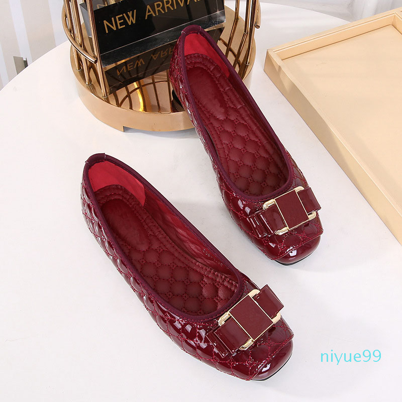 2021 Women single shoes Fashion Luxury round head Shoes Brand High Quality Flat Casual Shoes size 35~42 S20669, B9
2021 Women single shoes Fashion Luxury round head Shoes Brand High Quality Flat Casual Shoes size 35~42 S20669, B9