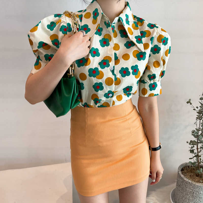 Korejpaa Women Dress Sets Korea Retro Pointed Collar Printed Short-sleeved Shirt and High Waist Pocket Hip Short Skirt Suit 210526