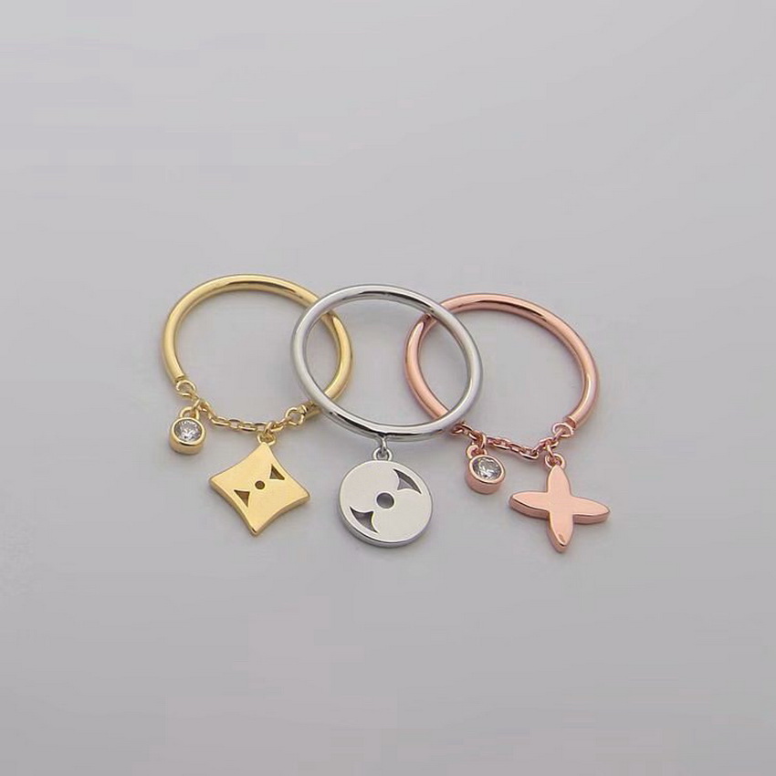 Europe America Fashion Style Rings Lady Womens 3 Color Metal Engraved V Initials Hollow Out Flower With Diamond Combined Ring Size US6-US9 Q9F15S
Europe America Fashion Style Rings Lady Womens 3 Color Metal Engraved V Initials Hollow Out Flower With Diamond Combined Ring Size US6-US9 Q9F15S