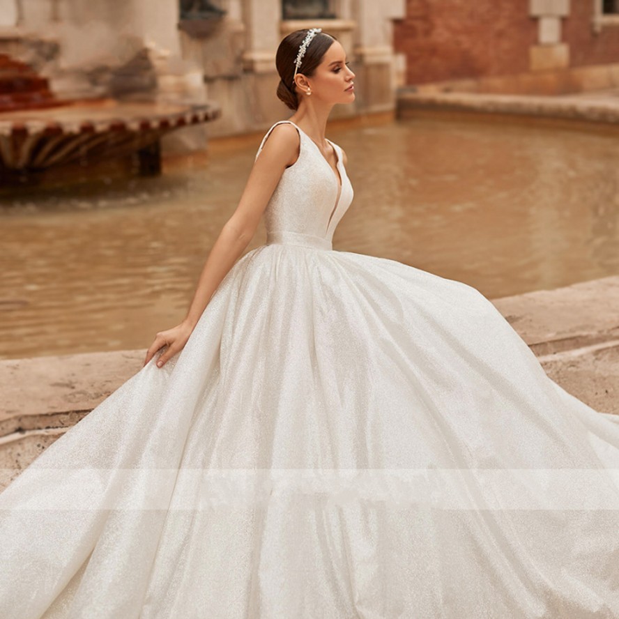 Princess Wedding Dress 2022 Elegant Backless V-neck Shining Sleeveless Bride A-Line Bridal Dresses Vestido De Noiva Robe De Mariage New