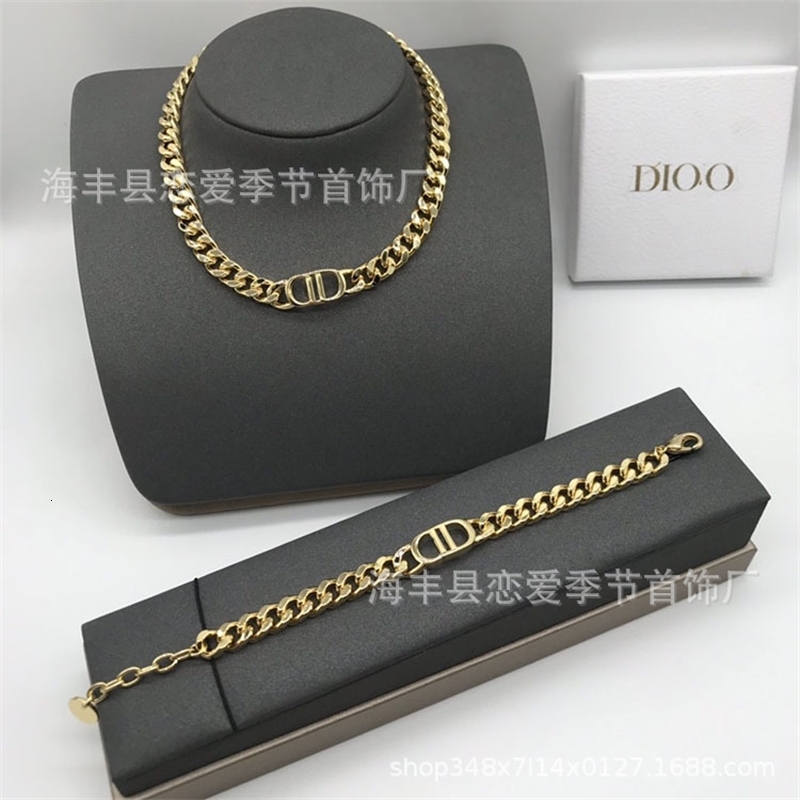 d Family New Fashion Cd Letter Necklace Women's Net Red Temperament Brass Gold-plated Bracelet Di Xiaoxiang
d Family New Fashion Cd Letter Necklace Women's Net Red Temperament Brass Gold-plated Bracelet Di Xiaoxiang
