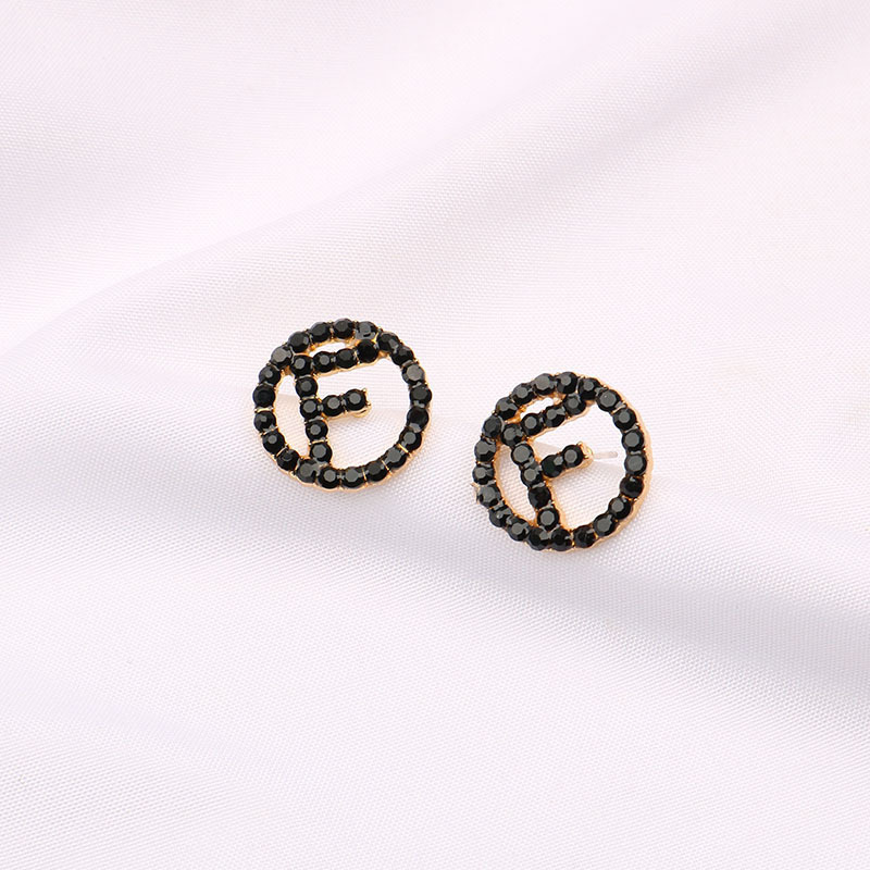 Letter F 2021 new fashion simple electroplating real gold micro inlaid zircon color drill Earrings OGLE, Golden
Letter F 2021 new fashion simple electroplating real gold micro inlaid zircon color drill Earrings OGLE, Golden