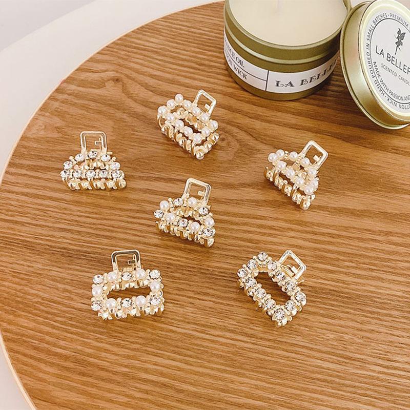Hair Clips & Barrettes Vintage French Small Pearl Rhinestone Clip Girl's Hairpin Crab Chic Headdress Lady's Styling Tool, Golden;silver
Hair Clips & Barrettes Vintage French Small Pearl Rhinestone Clip Girl's Hairpin Crab Chic Headdress Lady's Styling Tool, Golden;silver