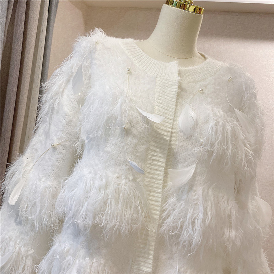 Winter High-Quality Heavy Industry Beads Stitching Ostrich Feather Slim Coat Ladies Round Neck Casual Jacket 210525