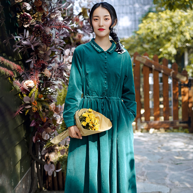 Johnature Women Vintage Embroidery Dresses Corduroy Belt Button Elegant Clothes Solid Color Soft Women Autumn A-Line Dresses 210521, Green
Johnature Women Vintage Embroidery Dresses Corduroy Belt Button Elegant Clothes Solid Color Soft Women Autumn A-Line Dresses 210521, Green