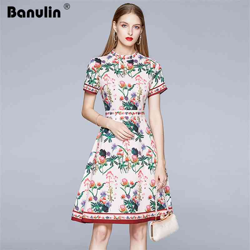 Banulin Designer Runway High Quality Women Stand Neck Floral Print Short sleeve Elegant Dresses Holiday Boho Vestidos Robe 210603, Design and color
Banulin Designer Runway High Quality Women Stand Neck Floral Print Short sleeve Elegant Dresses Holiday Boho Vestidos Robe 210603, Design and color