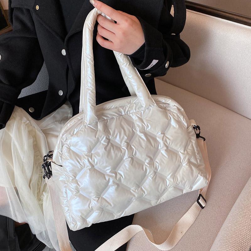 Winter Women Handbag Down Jacket Large Capacity Shoulder Bag Fashion Girls Travel Messenger Weekend Package Luggage Bags Duffel