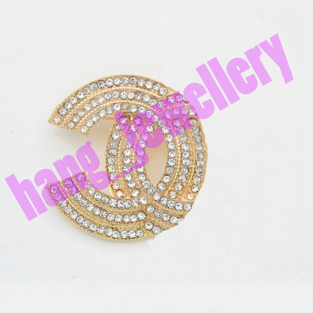 CHANNEL Charm Pin Open as C Letter Brooches Crystal Pins Women Clothing Suits Accessories Jewelry Fashion Paris Brooch
CHANNEL Charm Pin Open as C Letter Brooches Crystal Pins Women Clothing Suits Accessories Jewelry Fashion Paris Brooch