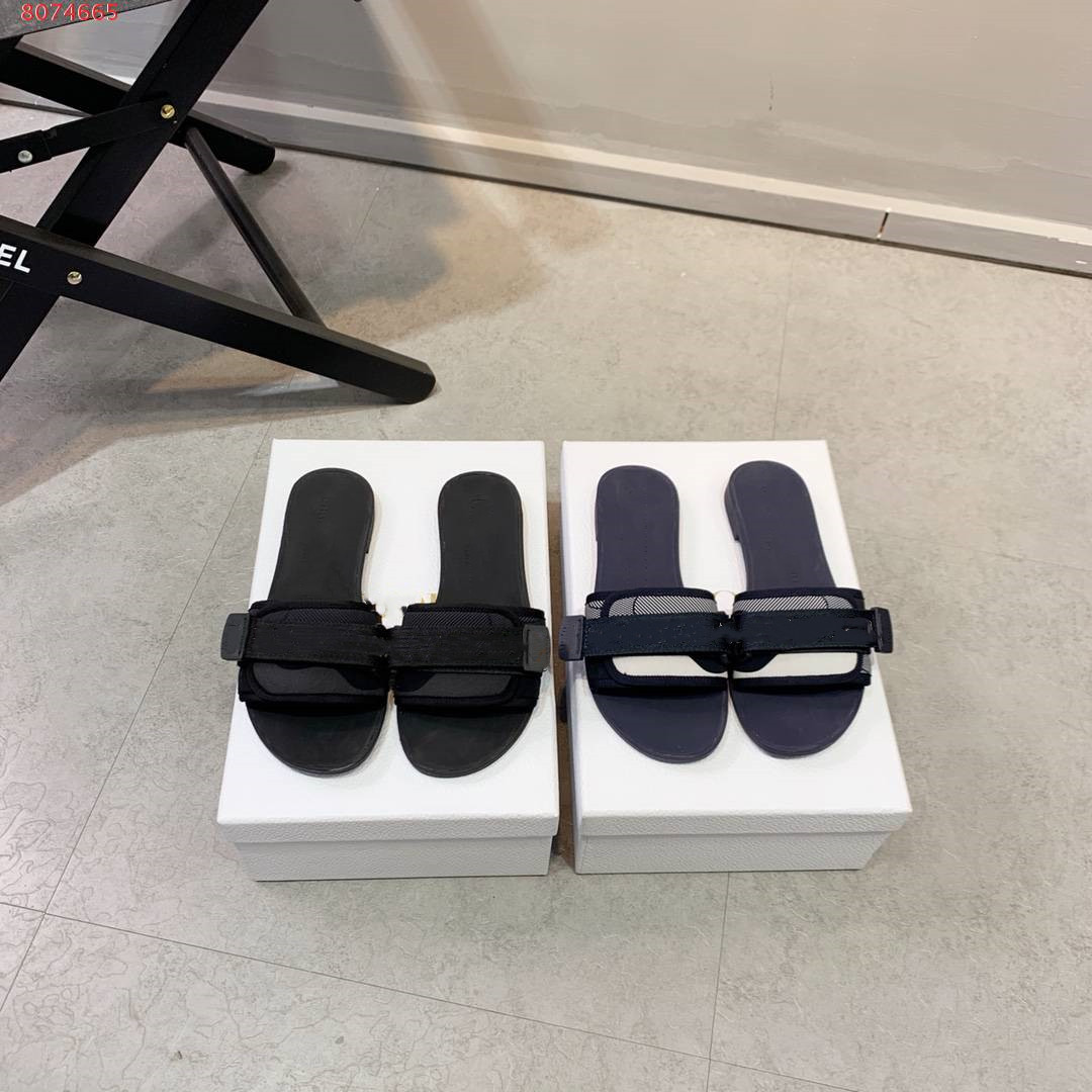 Top quality 2021 Women Dark blue sandals Slippers Summer Girls Beach EVOLUTION Slides Flip Flops Loafers nylon strap Embroidered scuffs with, Black
Top quality 2021 Women Dark blue sandals Slippers Summer Girls Beach EVOLUTION Slides Flip Flops Loafers nylon strap Embroidered scuffs with, Black