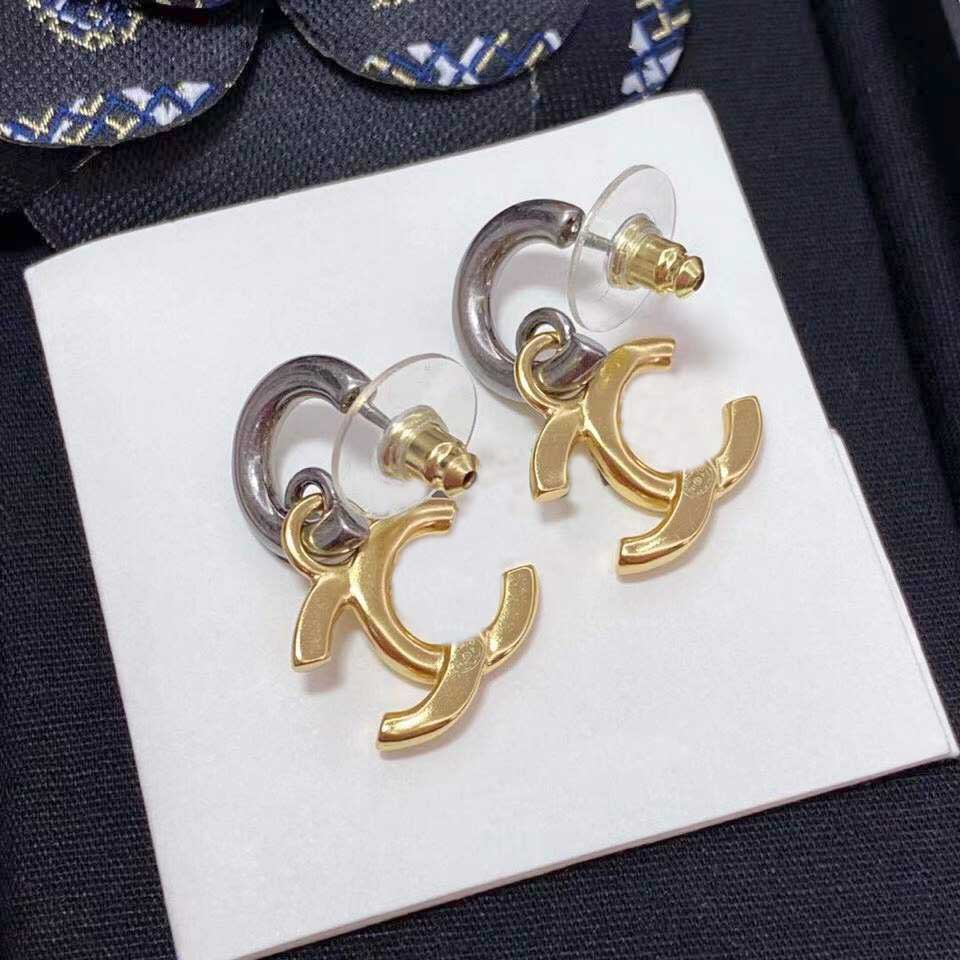 Drop earring in two colors black and gold plated for women wedding jewelry gift PS3575, Golden
Drop earring in two colors black and gold plated for women wedding jewelry gift PS3575, Golden