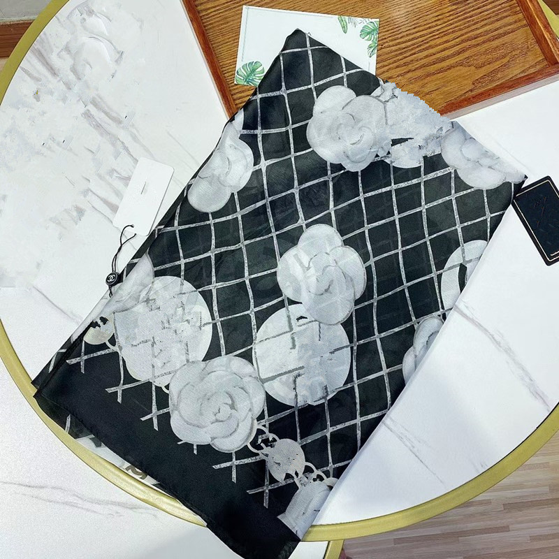 Wholesale Beautiful ladies silk scarf designer fashion silk shawl turban women professional new design Pashmina
Wholesale Beautiful ladies silk scarf designer fashion silk shawl turban women professional new design Pashmina
