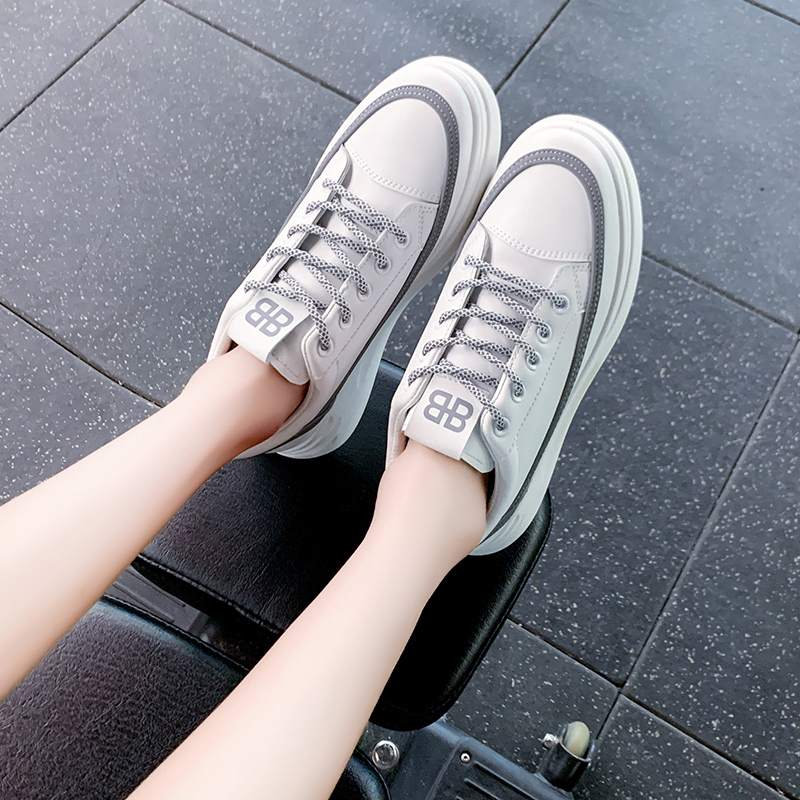 2021 Designer Women Running Shoes Black Grey Reflective fashion womens Trainers Sports Sneakers High Quality Size 35-40 qv
2021 Designer Women Running Shoes Black Grey Reflective fashion womens Trainers Sports Sneakers High Quality Size 35-40 qv