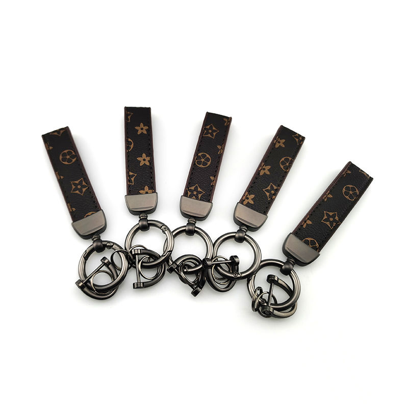2022 Car Keychain Favor Flower Plaid Bag Purse Pendant Brown Black Keyring Men Gift Fashion PU Leather Key Chain Mens Accessories
2022 Car Keychain Favor Flower Plaid Bag Purse Pendant Brown Black Keyring Men Gift Fashion PU Leather Key Chain Mens Accessories
