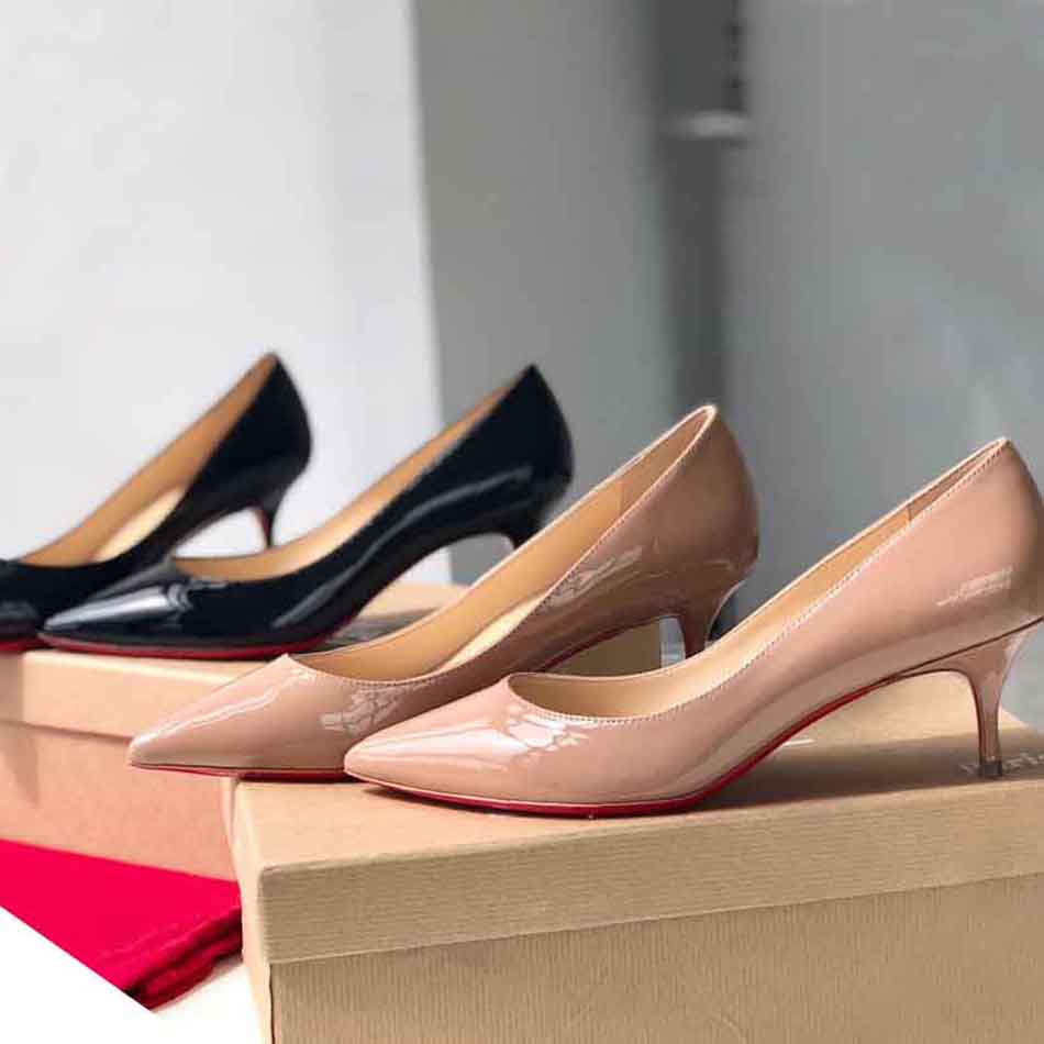 Luxury Designs Classic lady Sandal dress shoe Red Botom Pump for Women Shoes Black Suede leather Pumps Wedding Party outdoor walking sexy low heels
Luxury Designs Classic lady Sandal dress shoe Red Botom Pump for Women Shoes Black Suede leather Pumps Wedding Party outdoor walking sexy low heels