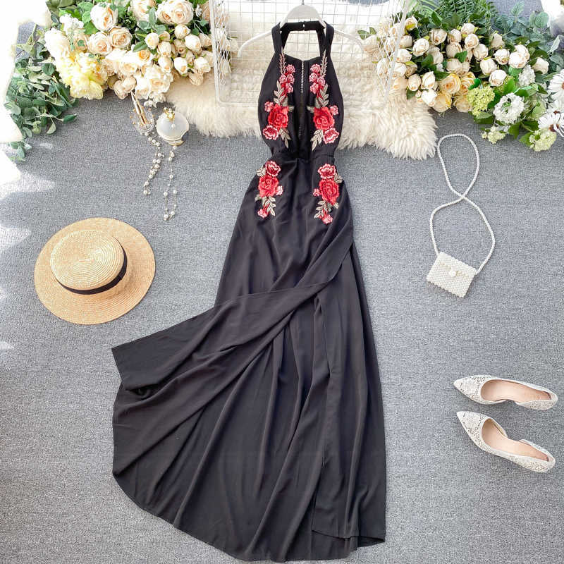 Women Beach Vintage Dress Summer Slim A-line Floral Embroidery Sleeveless Spaghetti Strap Dresses Ladies Black Robe 210602
Women Beach Vintage Dress Summer Slim A-line Floral Embroidery Sleeveless Spaghetti Strap Dresses Ladies Black Robe 210602