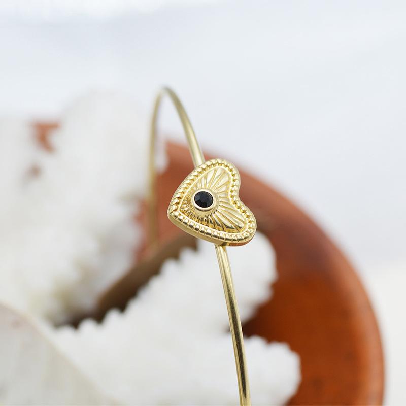 Bangle Fashion French Simple Desgined Thin C Shape Women Gold Color Titanium Steel Love Heart Bracelet&Bangle For YC-46
Bangle Fashion French Simple Desgined Thin C Shape Women Gold Color Titanium Steel Love Heart Bracelet&Bangle For YC-46