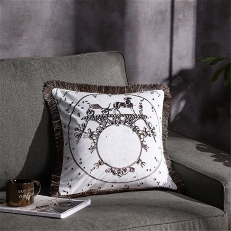retro classic Decorative Pillow high quality blended cushion designer Home sofa car pillowcase
retro classic Decorative Pillow high quality blended cushion designer Home sofa car pillowcase