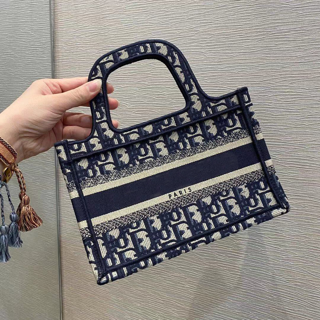 Totes Handbags Tote Bag Handbag Womens Bag High-quality women's bag fashion new trend color matching design women's handbag, Customize
Totes Handbags Tote Bag Handbag Womens Bag High-quality women's bag fashion new trend color matching design women's handbag, Customize
