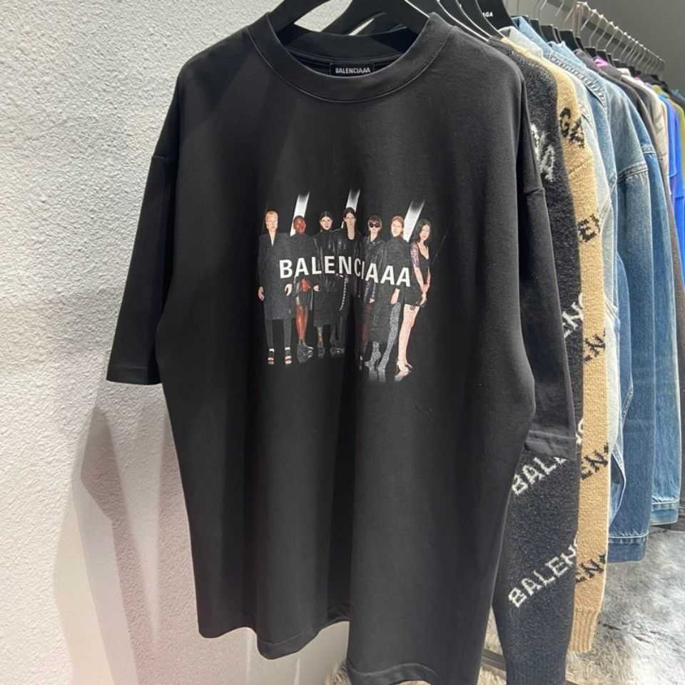 New Paris portrait band printed short sleeve t-shirt men' and women' same cotton loose couple short sleeve Europe and America, Graphite
New Paris portrait band printed short sleeve t-shirt men' and women' same cotton loose couple short sleeve Europe and America, Graphite