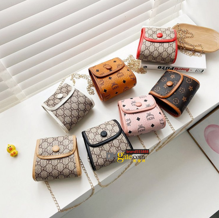 Designer Kids Letter Printed Purse Boys metal chain Messenger Bag Children Single-shoulder Bags Girls Mini wallet A7614, White
Designer Kids Letter Printed Purse Boys metal chain Messenger Bag Children Single-shoulder Bags Girls Mini wallet A7614, White