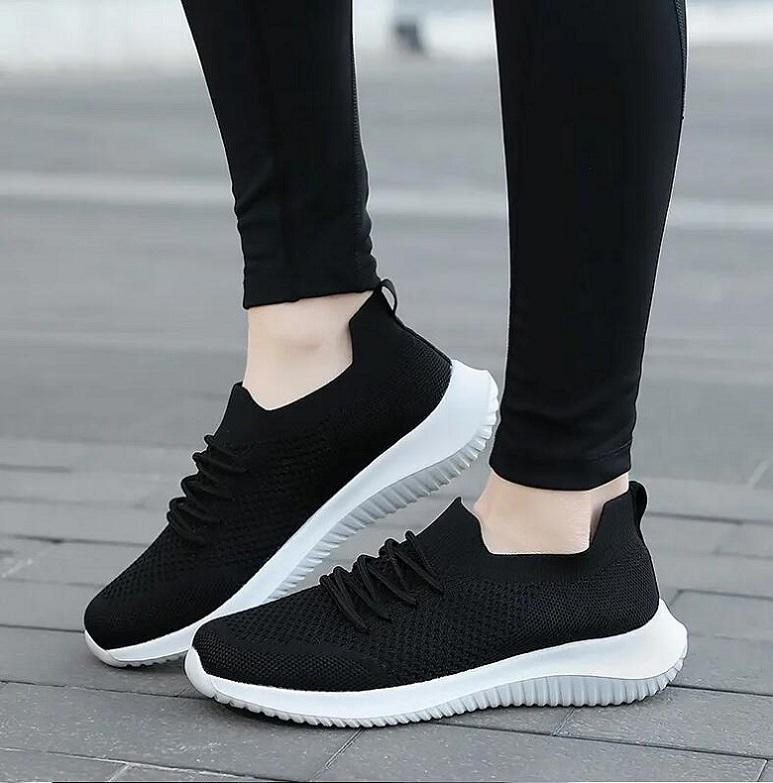 DE785D Summer fashion Designer Runner Mesh Leather Sneakers Shoes Women sports wading Trainers hollow Men Casual Walking Grey White Black
DE785D Summer fashion Designer Runner Mesh Leather Sneakers Shoes Women sports wading Trainers hollow Men Casual Walking Grey White Black