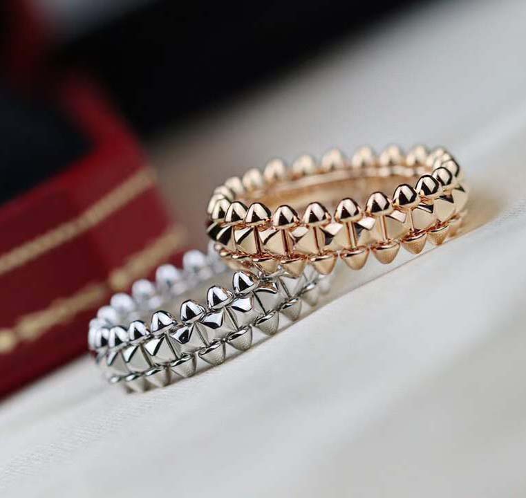 V gold material no fade change color Luxury quality charm punk band in two colors plated for women wedding jewelry gift have box stamp PS8882
V gold material no fade change color Luxury quality charm punk band in two colors plated for women wedding jewelry gift have box stamp PS8882