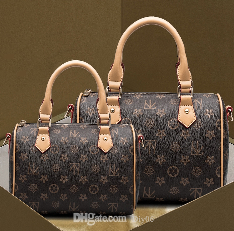 Classic Newest High Quality Women Handbag Luxurys Designers Bag 2021 Designer Shoulder Crossbody Purse Handbags Banquet Bags Wallet frees ship, Other styles please buy this link
Classic Newest High Quality Women Handbag Luxurys Designers Bag 2021 Designer Shoulder Crossbody Purse Handbags Banquet Bags Wallet frees ship, Other styles please buy this link