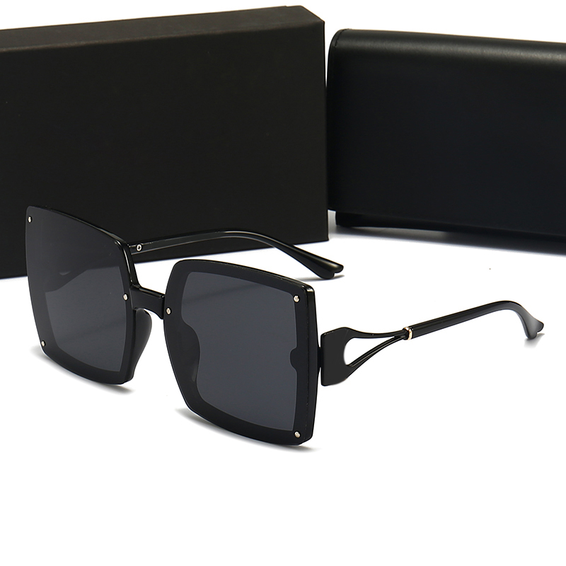 Designer women sunglasses classic fashion wide plate temple retro black frame luxury glasses UV400 Sunglasses for Woman with original box
Designer women sunglasses classic fashion wide plate temple retro black frame luxury glasses UV400 Sunglasses for Woman with original box