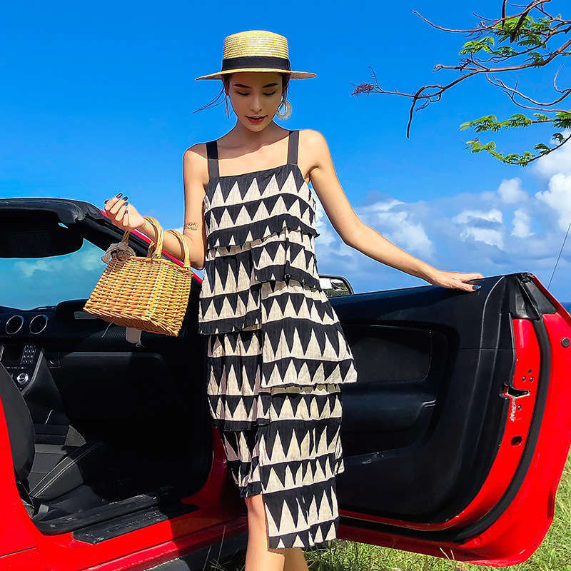 South Korea Dresses Casual Saipan Island Holiday long irregular temperament one collar gentle wind Sling Dress, Picture color
South Korea Dresses Casual Saipan Island Holiday long irregular temperament one collar gentle wind Sling Dress, Picture color