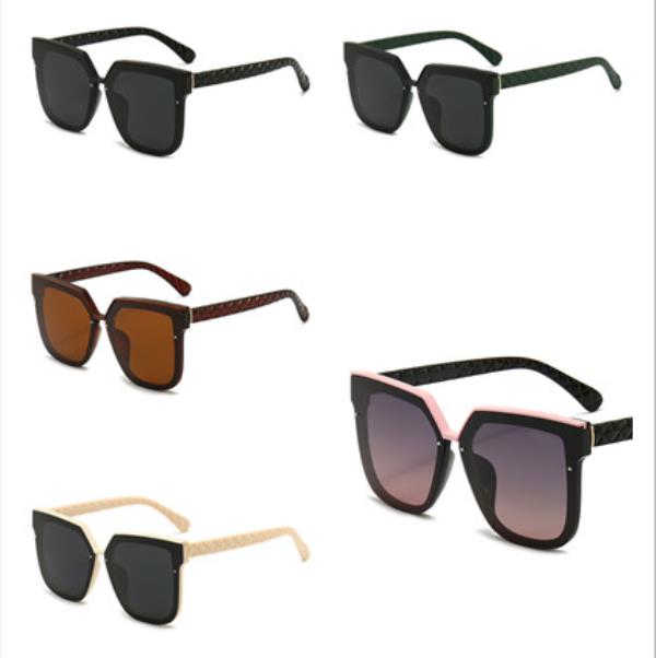 Fashion classic beach Sunglasses, unisex Polarized anti-ultraviolet and a variety of colors. All-match style Butterfly Adumbral
Fashion classic beach Sunglasses, unisex Polarized anti-ultraviolet and a variety of colors. All-match style Butterfly Adumbral