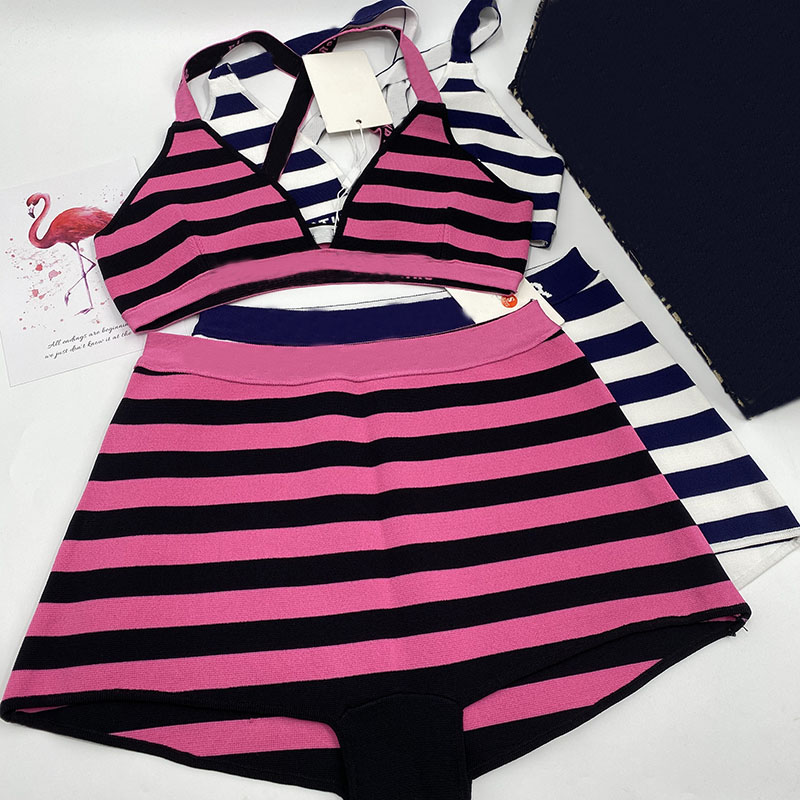 Classic Retro Stripe Bikini for Women Fashion Letter Jacquard Swimwear Lady Sexy Swimsuit Summer Beach Backless Bikinis Outdoor Vacation Beachwear
Classic Retro Stripe Bikini for Women Fashion Letter Jacquard Swimwear Lady Sexy Swimsuit Summer Beach Backless Bikinis Outdoor Vacation Beachwear