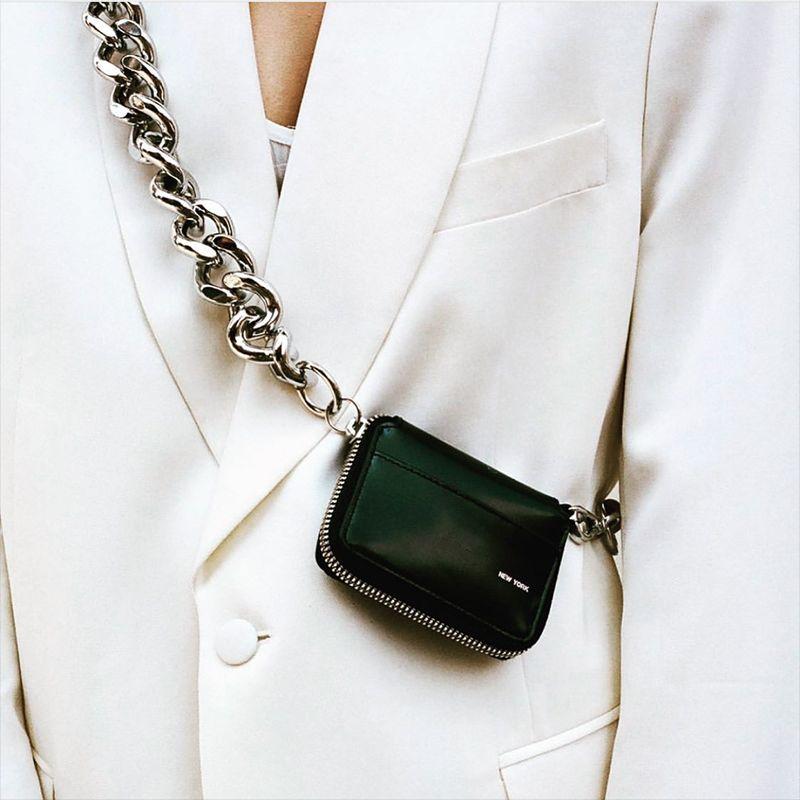 Ins Versatile Wu Yifan Sydney's Same Classic Chain Mini Zero Wallet Shoulder Bags
Ins Versatile Wu Yifan Sydney's Same Classic Chain Mini Zero Wallet Shoulder Bags