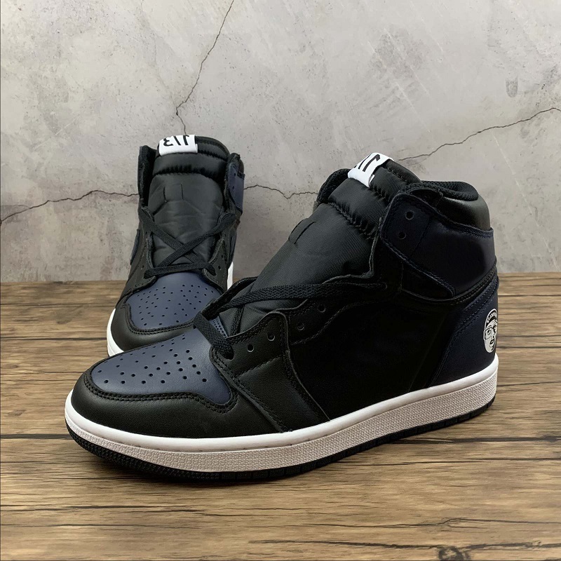 Released 4 SE University Blue Men Basketball Shoes 705588-550 1 MID FEARLESS sneakers, Bubble wrap packaging
Released 4 SE University Blue Men Basketball Shoes 705588-550 1 MID FEARLESS sneakers, Bubble wrap packaging