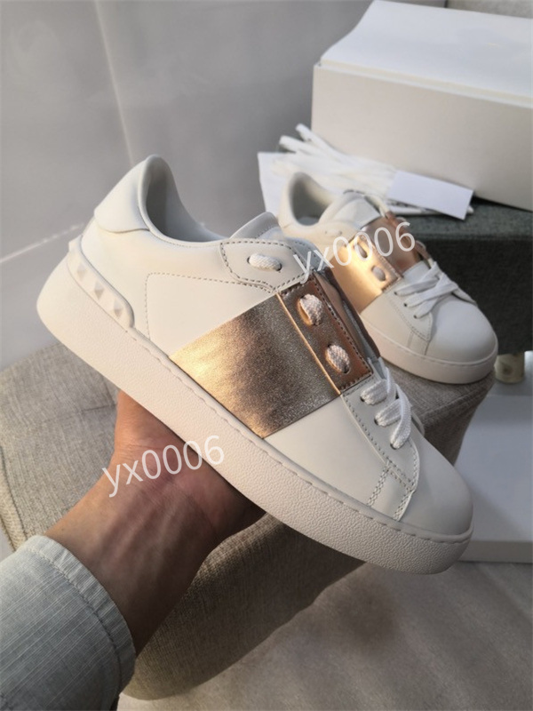 2022 Top Quality Mens Womens Casual 35-45 Shoes Fashion White Black Leather Pelle Appartamento Dress Party Dimensione Running Trainers ht210301, Choose the color
2022 Top Quality Mens Womens Casual 35-45 Shoes Fashion White Black Leather Pelle Appartamento Dress Party Dimensione Running Trainers ht210301, Choose the color