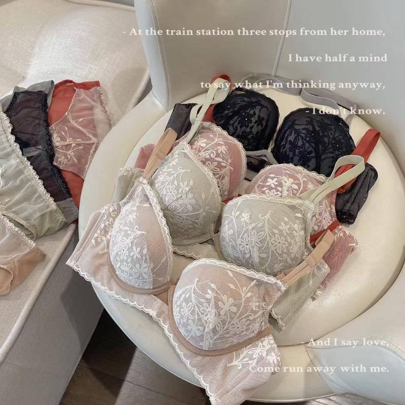 Bras Sets 2021 Embroidery Lace Underwear Set Comfortable Underwire Medium Cotton Thickness Push Up Adjustment Women Bra And Panties, Red;black
Bras Sets 2021 Embroidery Lace Underwear Set Comfortable Underwire Medium Cotton Thickness Push Up Adjustment Women Bra And Panties, Red;black
