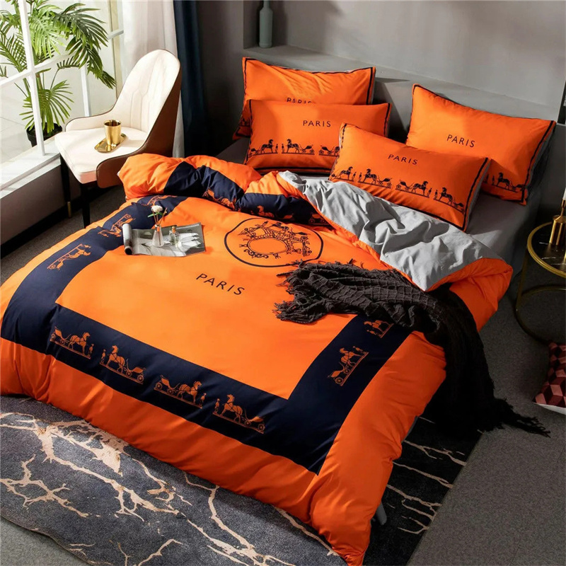 Luxury Designer Letter Print Quilt Cover Bed Sheet Pillowcase Four-piece Sets High Quality Cotton Home Bedding Set Home Textile Duvet Cover, As pics
Luxury Designer Letter Print Quilt Cover Bed Sheet Pillowcase Four-piece Sets High Quality Cotton Home Bedding Set Home Textile Duvet Cover, As pics
