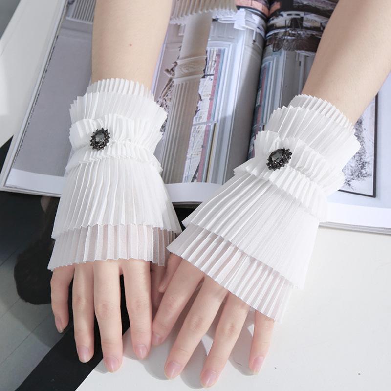 Fingerless Gloves Universal Wild Layer Fake Cuff Diamond Pleated Chiffon Decorative Collar Sleeve Victorian Detachable Vintage Black
Fingerless Gloves Universal Wild Layer Fake Cuff Diamond Pleated Chiffon Decorative Collar Sleeve Victorian Detachable Vintage Black